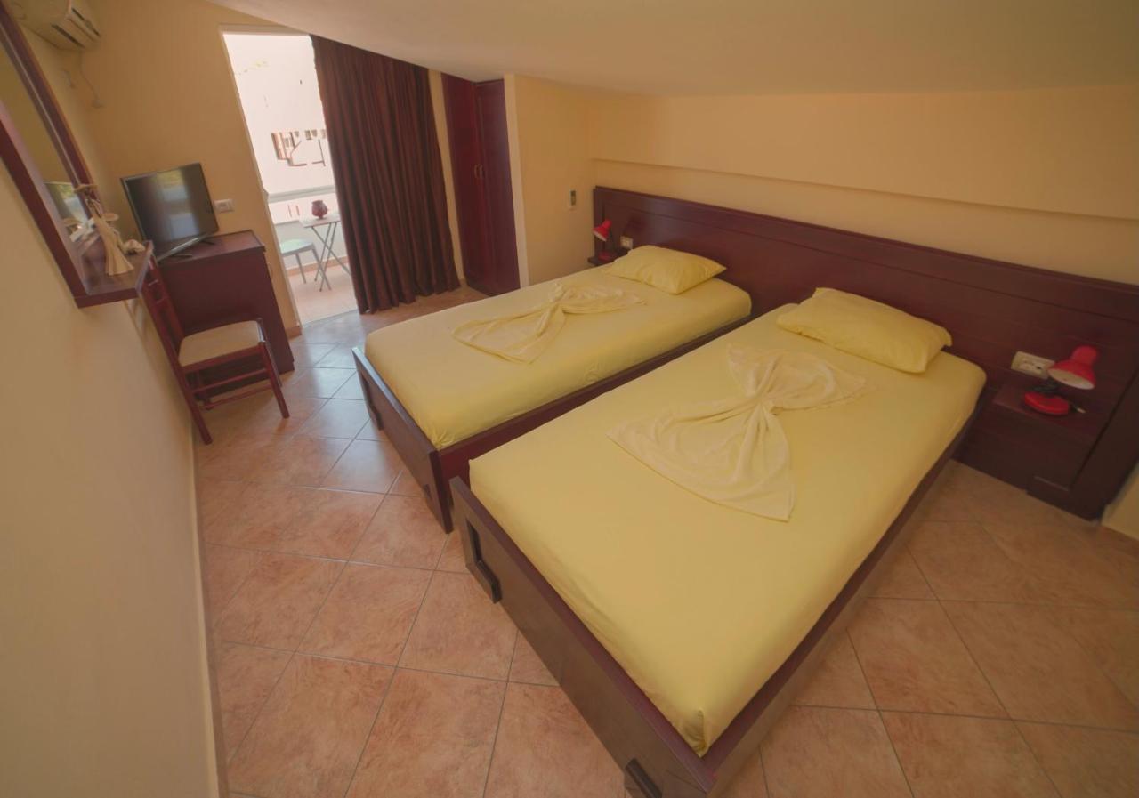 Hotel Serxho Sarande Exterior photo