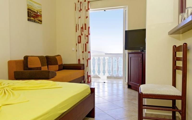Hotel Serxho Sarande Exterior photo
