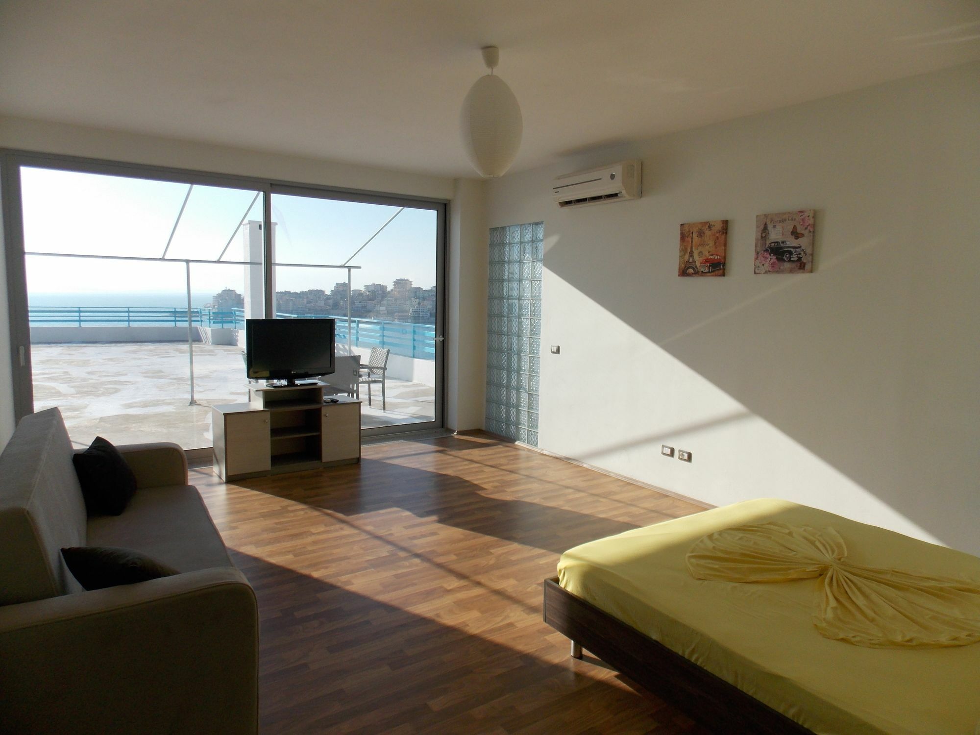 Hotel Serxho Sarande Exterior photo